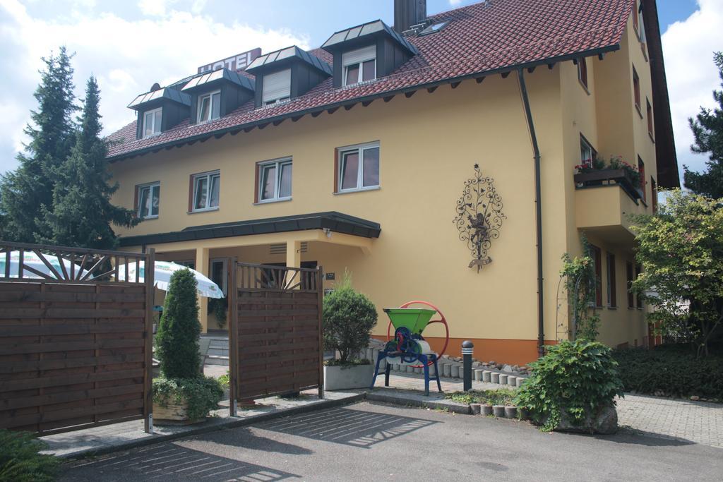 Hotel-Restaurant Und Gaestehaus Loewen Suessen Exterior photo