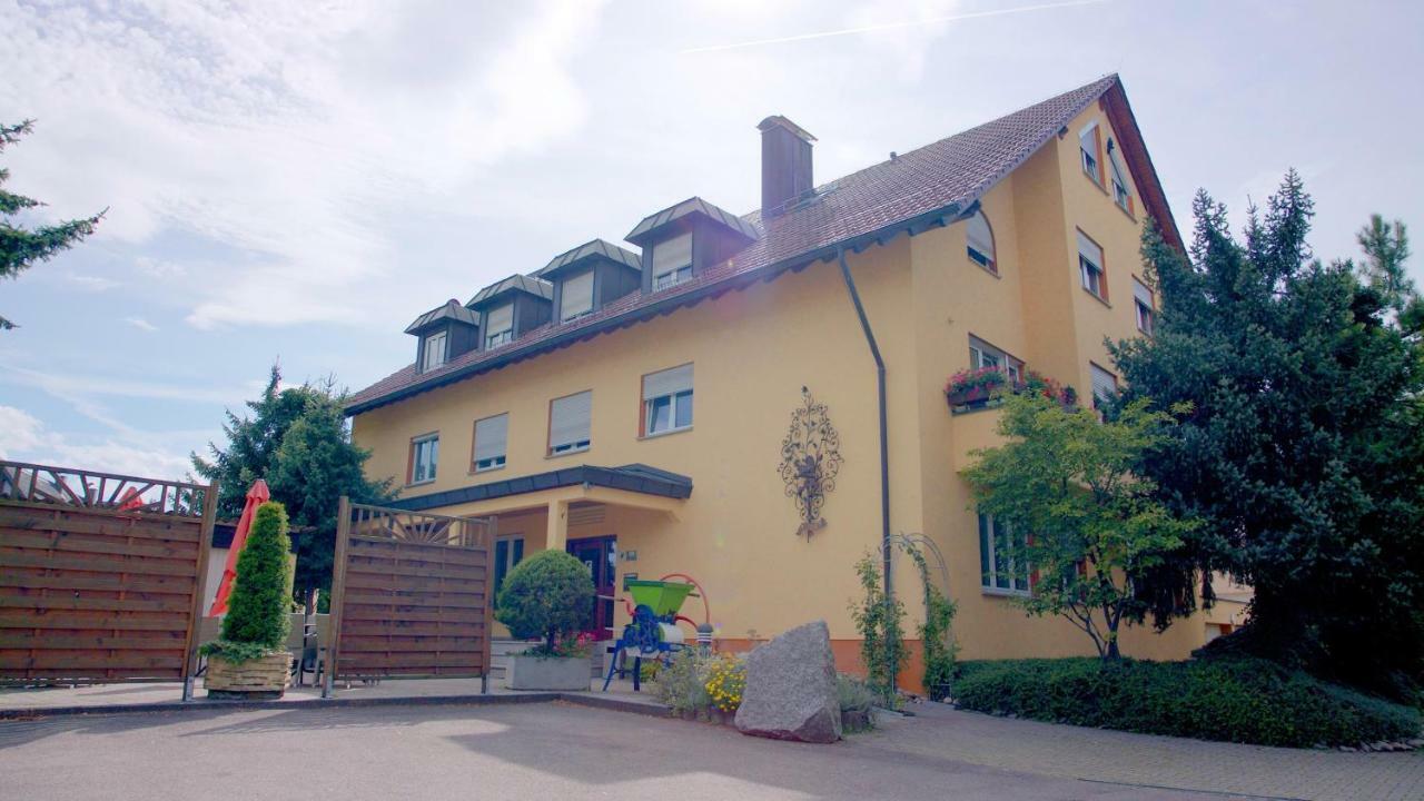 Hotel-Restaurant Und Gaestehaus Loewen Suessen Exterior photo